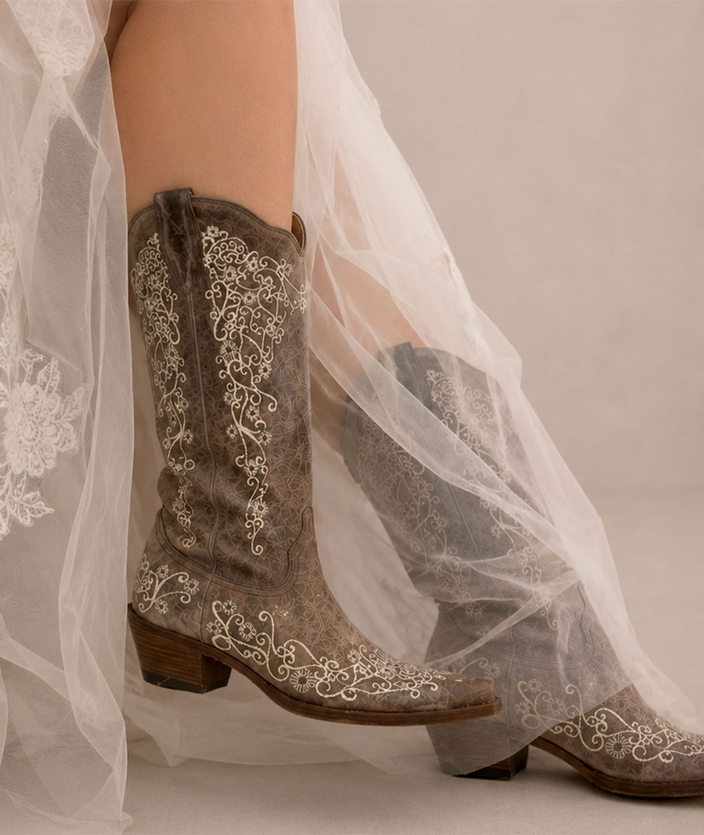 Corral Moon Vine Embroidery | Snip Toe | Brown